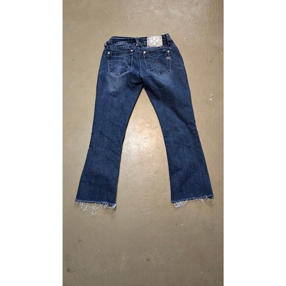 Miss Me Mid Rise Raw‎ Hem Bootcut Jeans Women's Size 27 - Picture 2 of 4
